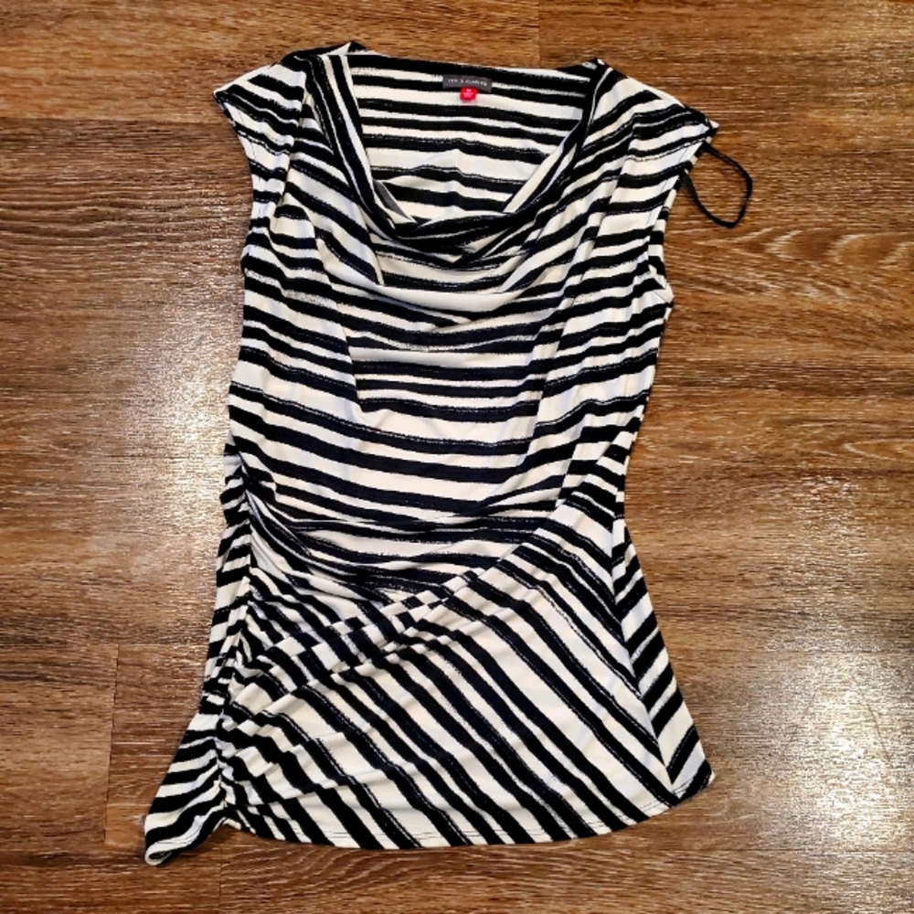 Vince camuto sleeveless blouse top